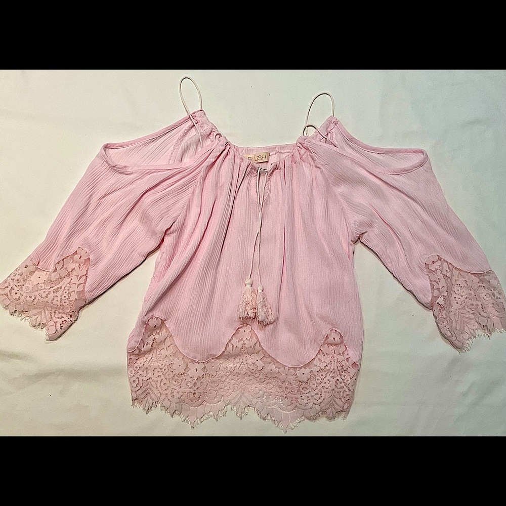 Beautiful shoulderless summer top from Blush boutique in Miami